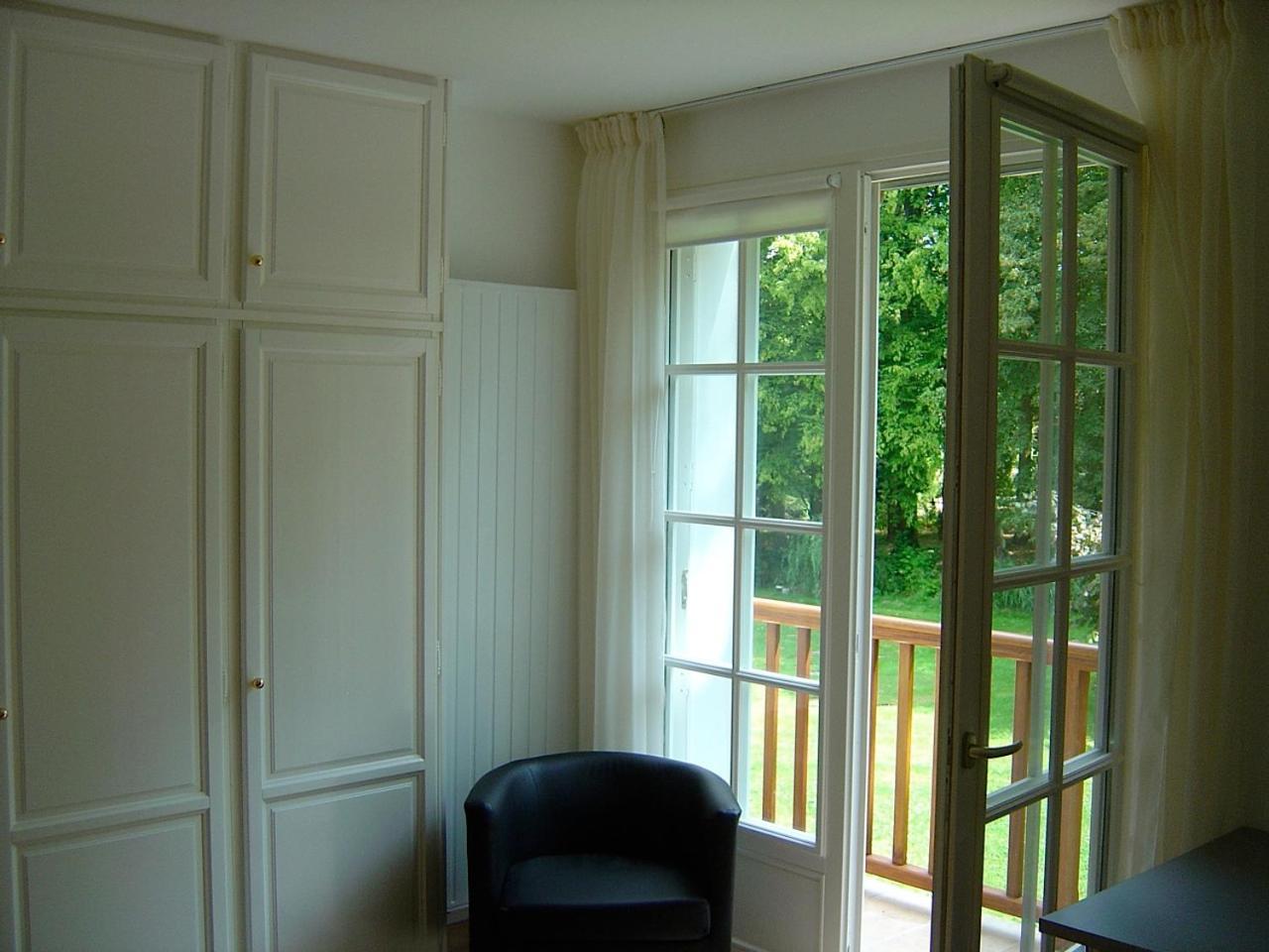 Domaine De Chantemerles Fontainebleau Exterior photo