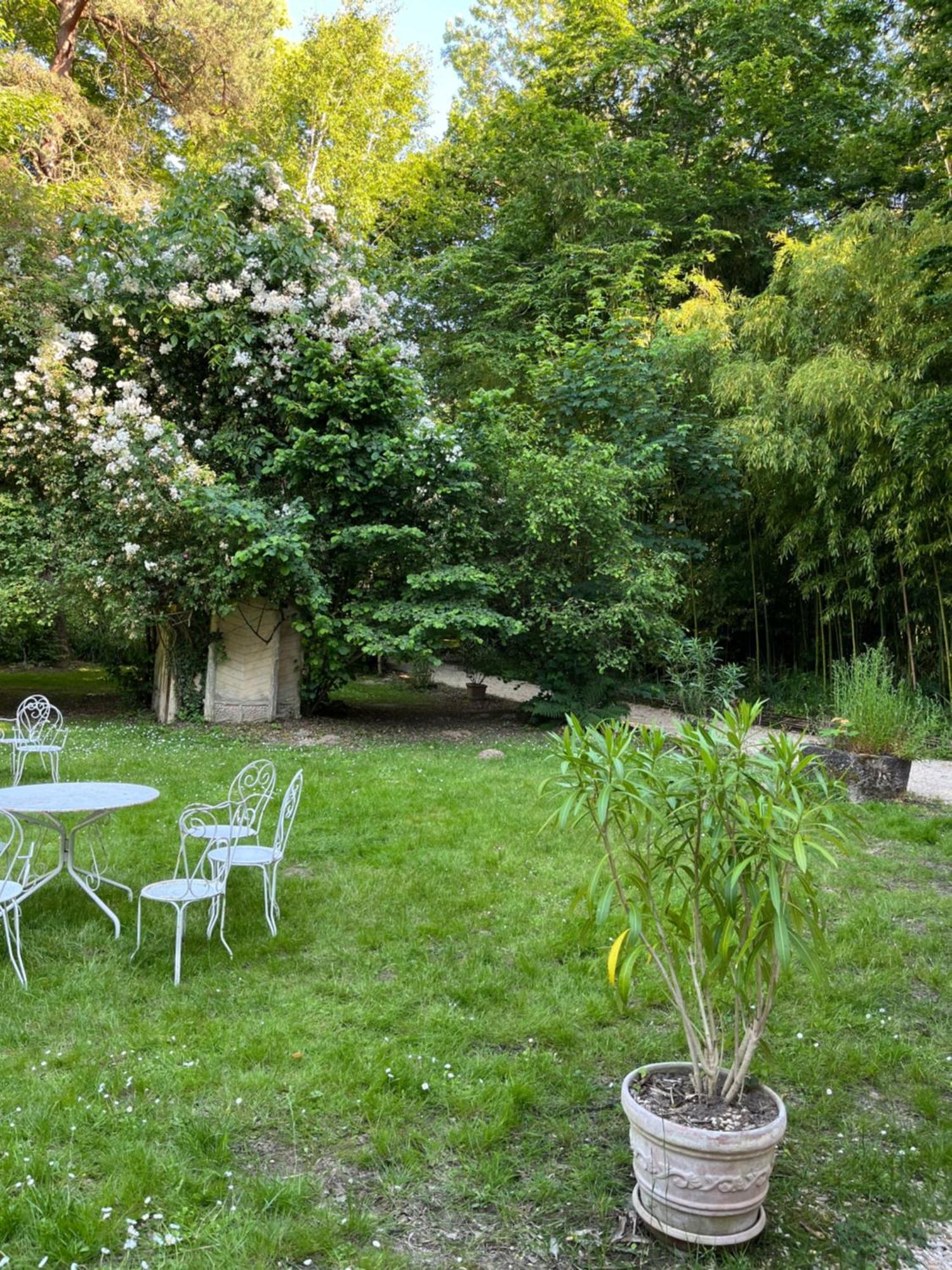 Domaine De Chantemerles Fontainebleau Exterior photo